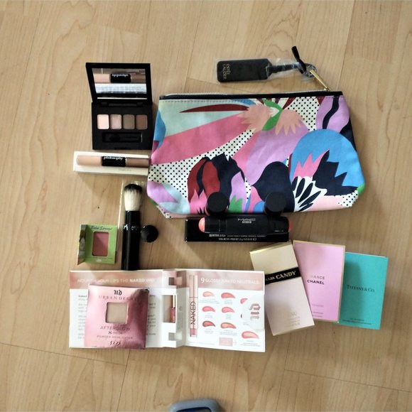 NEW LAUDER, MAC, URBAN DECAY, PHILOSOPHY, COSMETICS - Picture 7 of 12